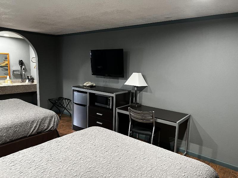 Relax Inn image 7
