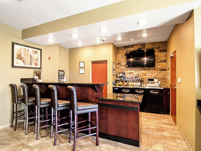 Cobblestone Hotel & Suites - Paxton image