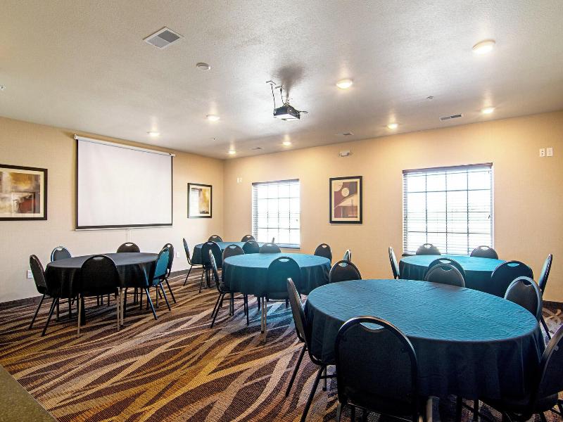 Cobblestone Hotel & Suites - Paxton image