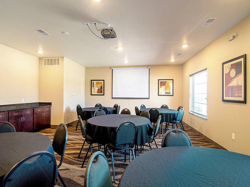 Cobblestone Hotel & Suites - Paxton image