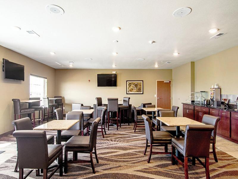 Cobblestone Hotel & Suites - Paxton image
