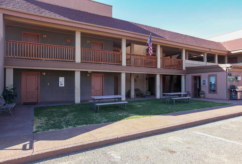 Beaver Creek Inn image