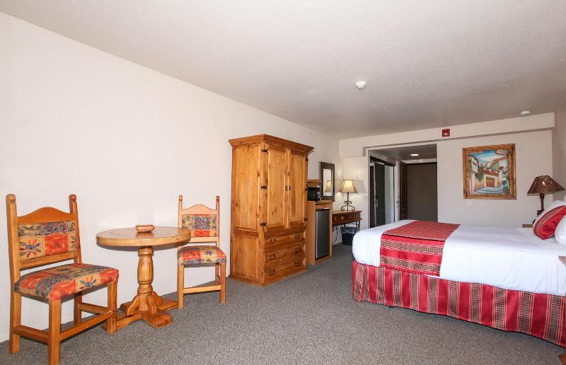 Beaver Creek Inn image
