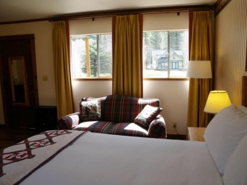 Redstone Cliffs Lodge image