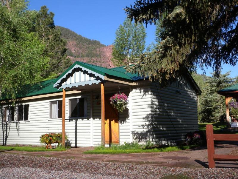 Redstone Cliffs Lodge image