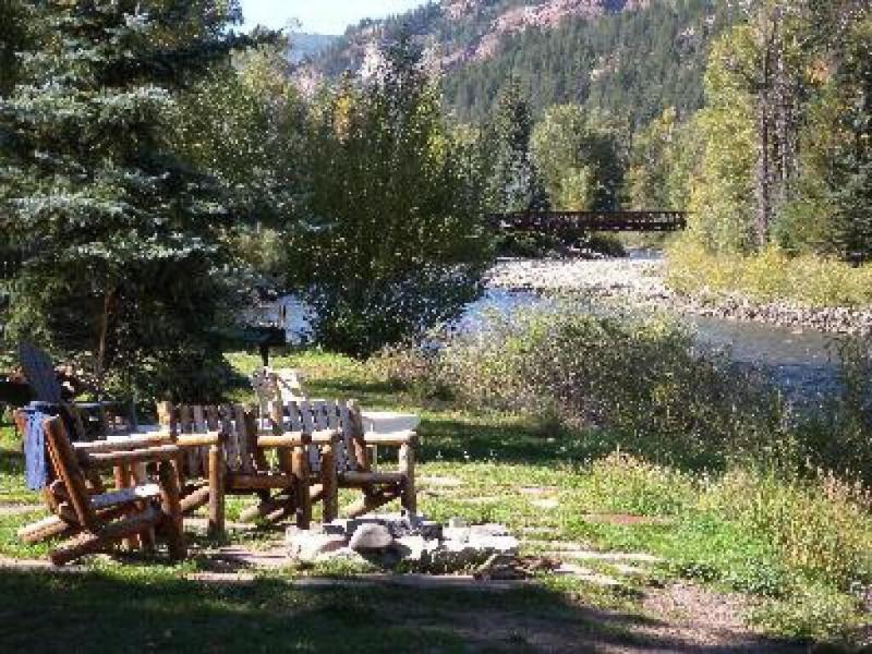 Redstone Cliffs Lodge image