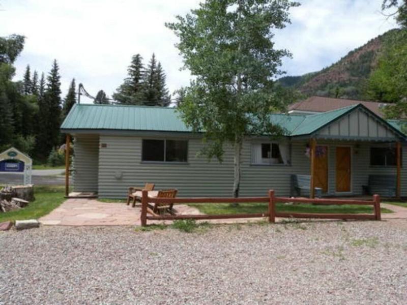 Redstone Cliffs Lodge image