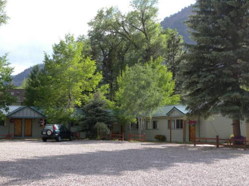 Redstone Cliffs Lodge image