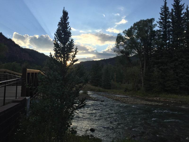 Redstone Cliffs Lodge image