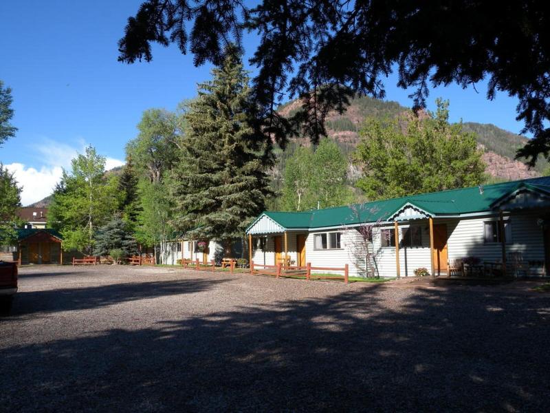 Redstone Cliffs Lodge image