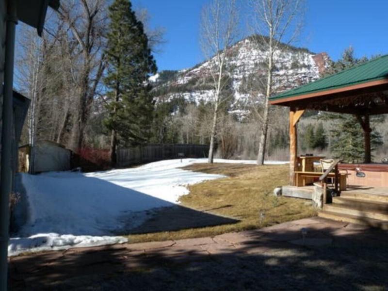 Redstone Cliffs Lodge image