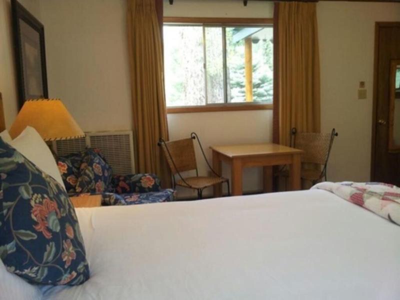 Redstone Cliffs Lodge image