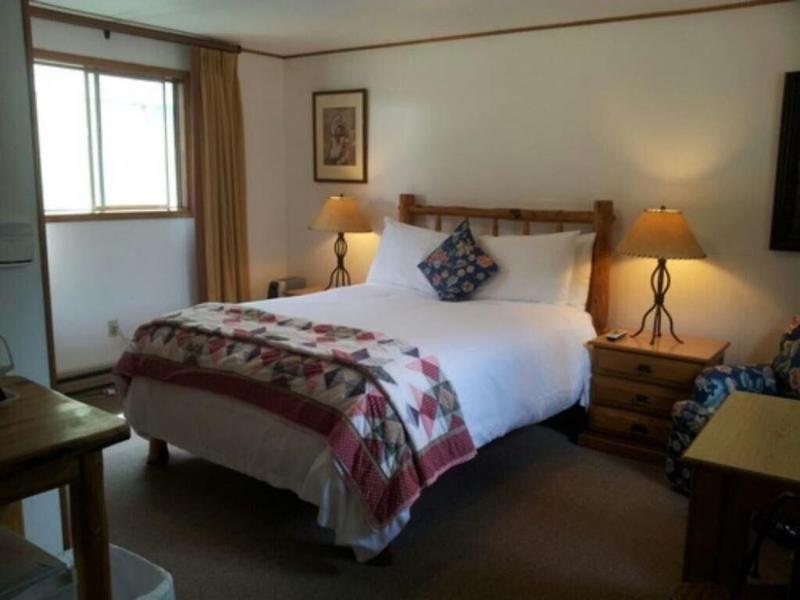 Redstone Cliffs Lodge image