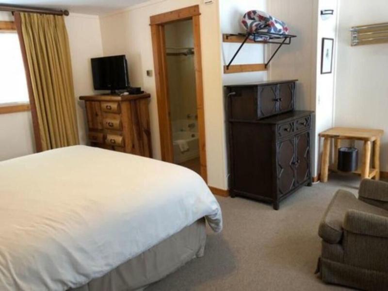 Redstone Cliffs Lodge image