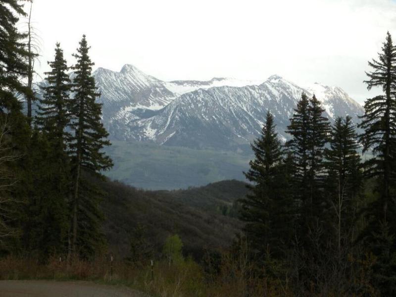 Redstone Cliffs Lodge image