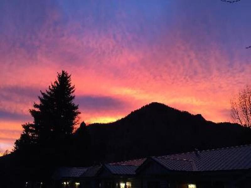 Redstone Cliffs Lodge image