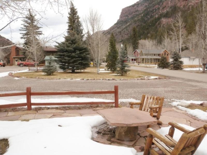 Redstone Cliffs Lodge image