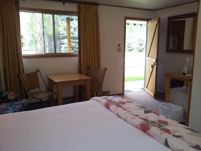 Redstone Cliffs Lodge image