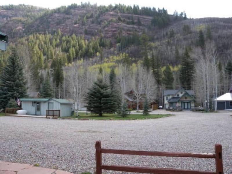 Redstone Cliffs Lodge image
