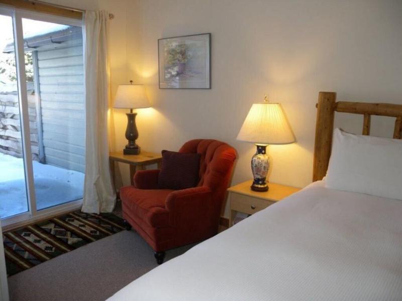 Redstone Cliffs Lodge image