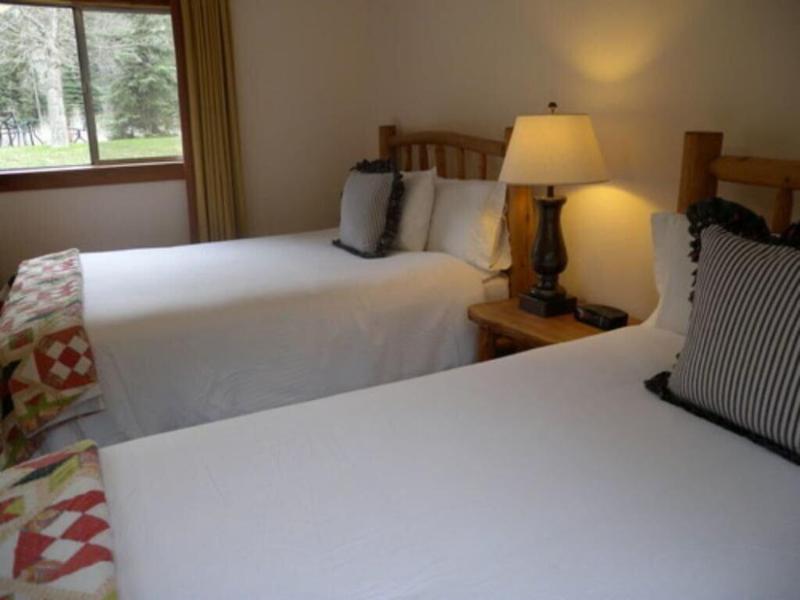 Redstone Cliffs Lodge image