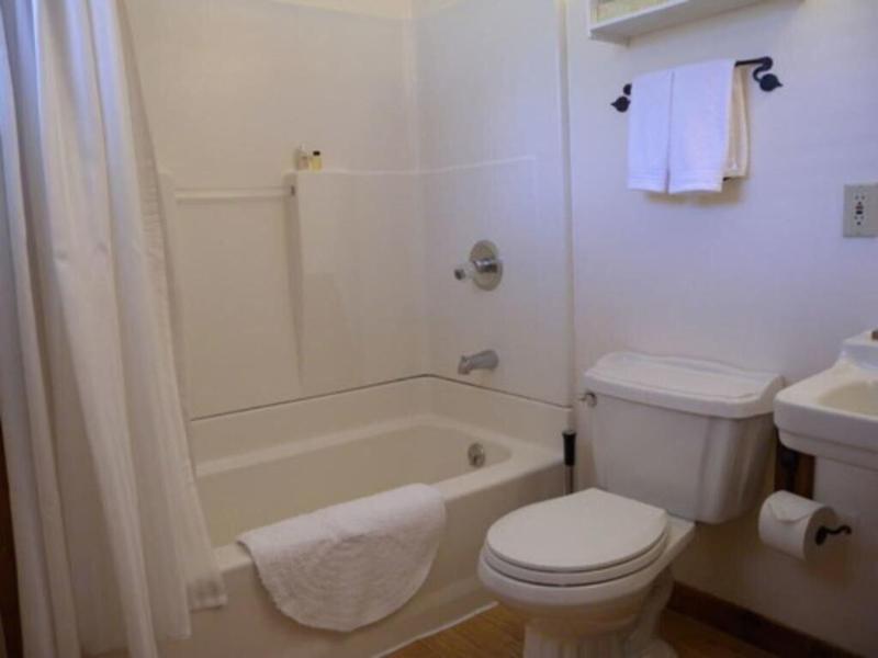 Redstone Cliffs Lodge image