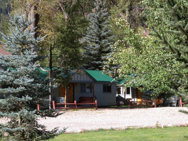 Redstone Cliffs Lodge image
