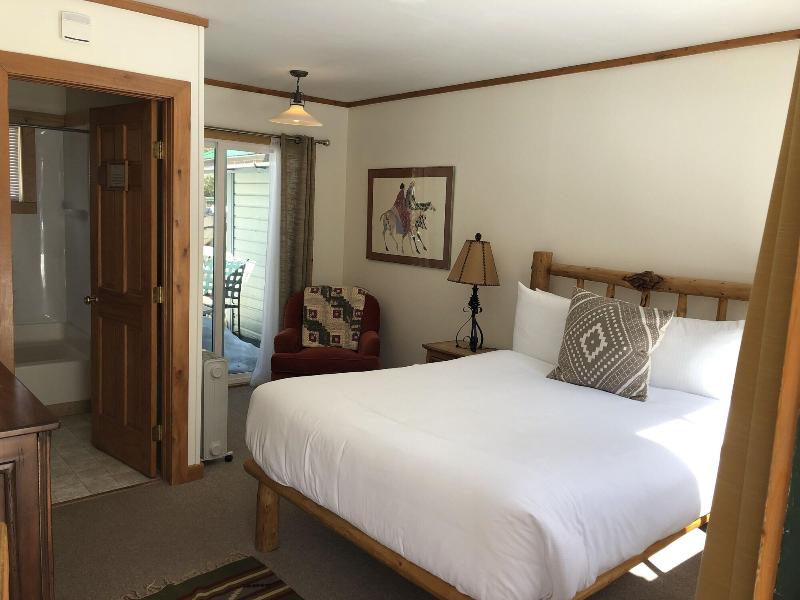Redstone Cliffs Lodge image