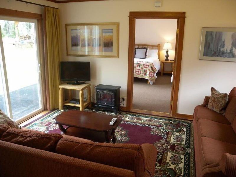 Redstone Cliffs Lodge image