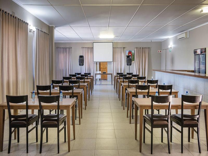 Calvinia Hotel By Country Hotels image