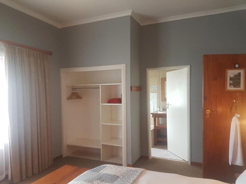 DOUBLE CLASSIC QUEEN BED
