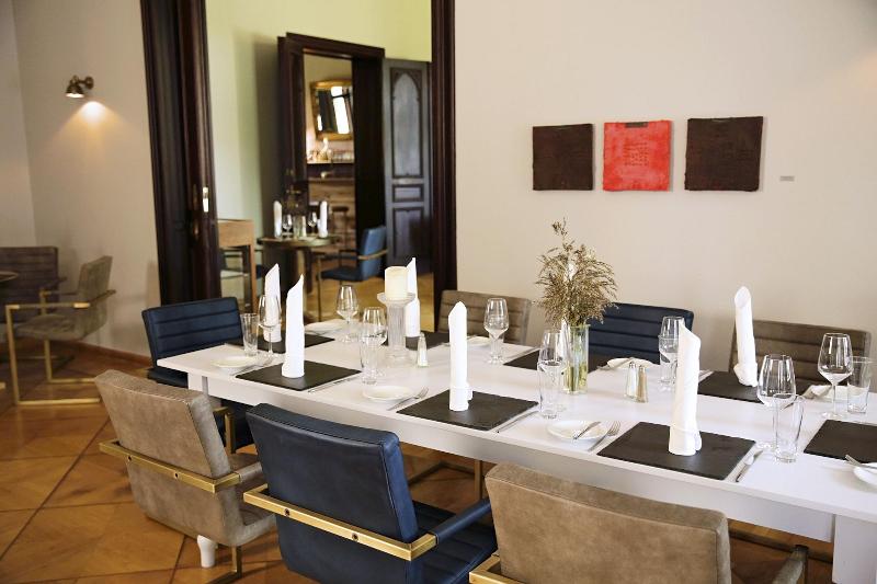 Hotel Schloss Reichenow image