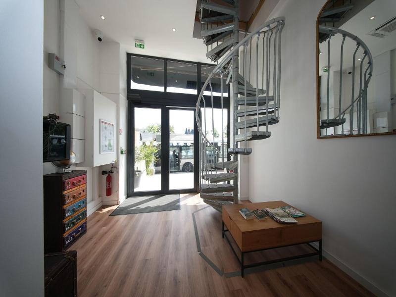 Hôtel Moderne image