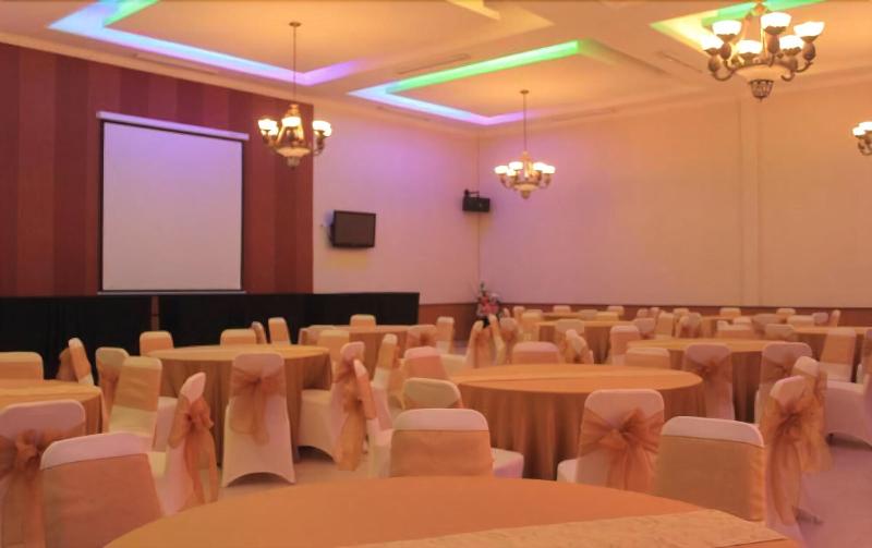 Imelda Hotel - Waterpark - Convention image