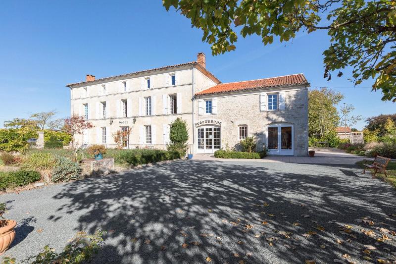 Domaine du Prieuré image