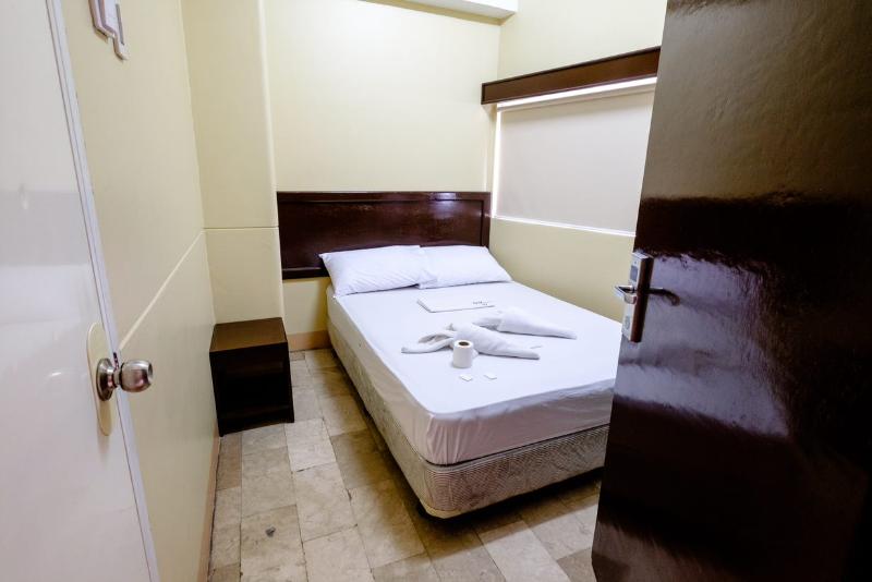 GV Hotel Pagadian image 1