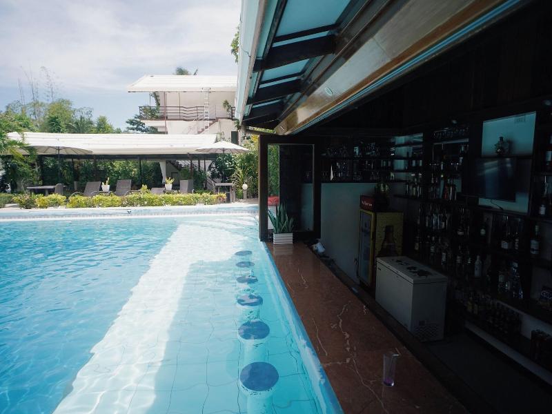 Point 303 Surf Resort