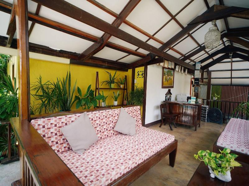 Point 303 Surf Resort