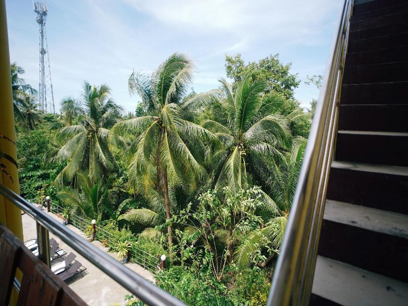 Point 303 Surf Resort