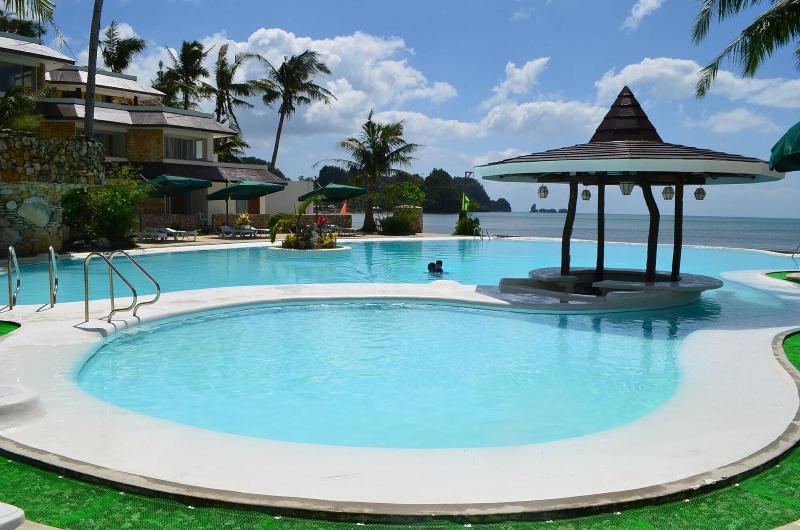 Caluwayan Palm Island Resort image