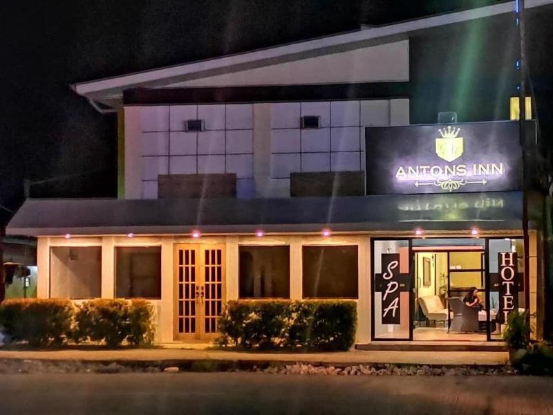 Anton's Inn Hotel image