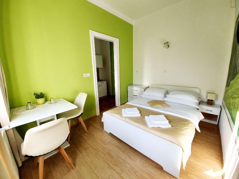 Vila Teslova image