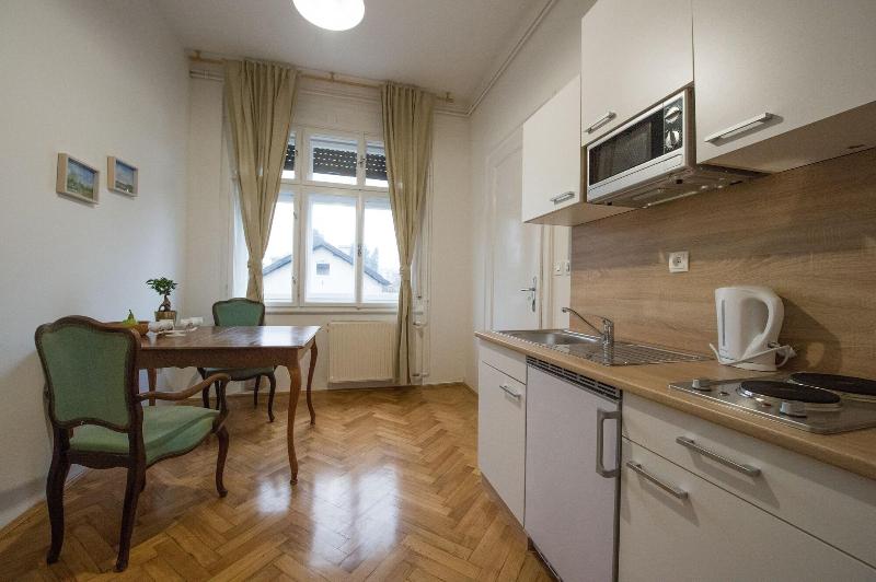 Vila Teslova image