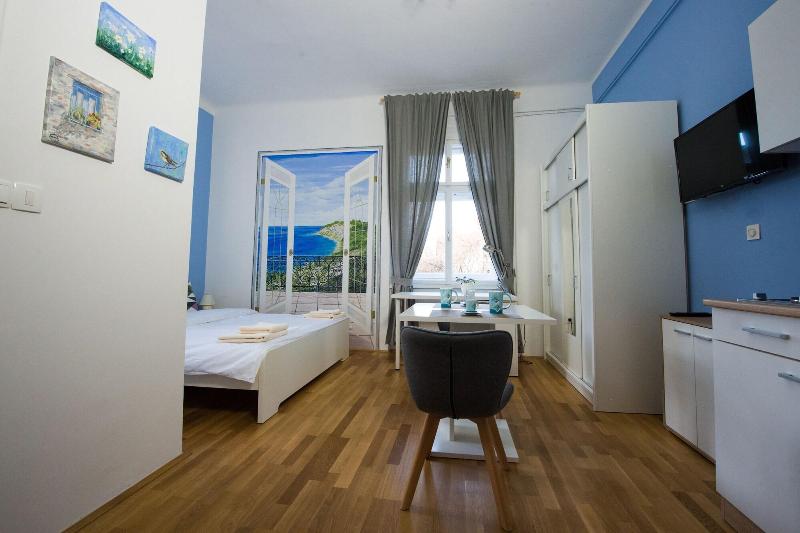 Vila Teslova image