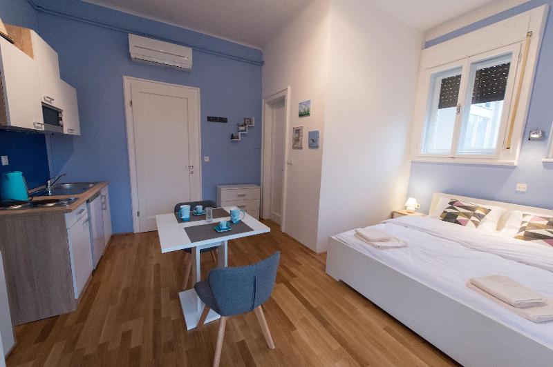 Vila Teslova image