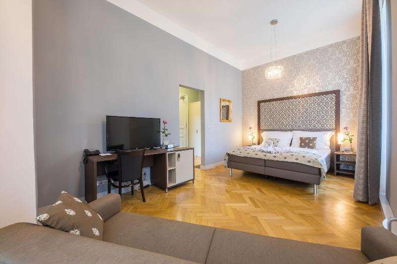 Wellness & Spa hotel Villa Regenhart image