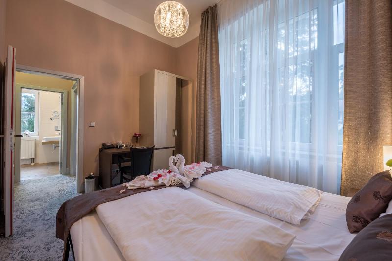 Wellness & Spa hotel Villa Regenhart image