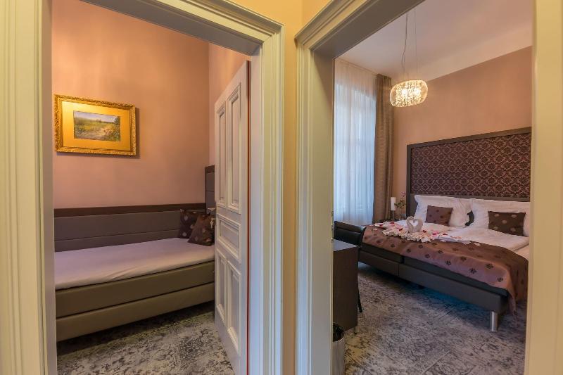 Wellness & Spa hotel Villa Regenhart image