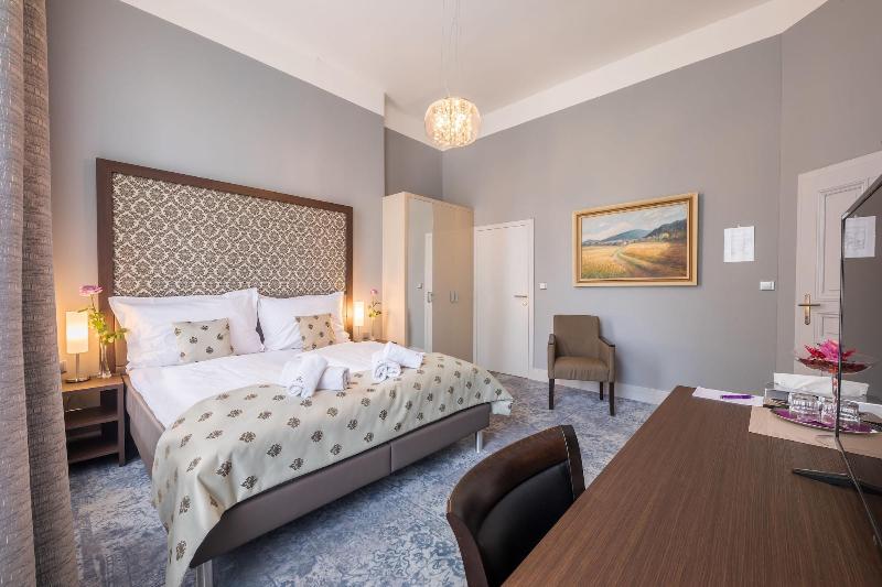 Wellness & Spa hotel Villa Regenhart image