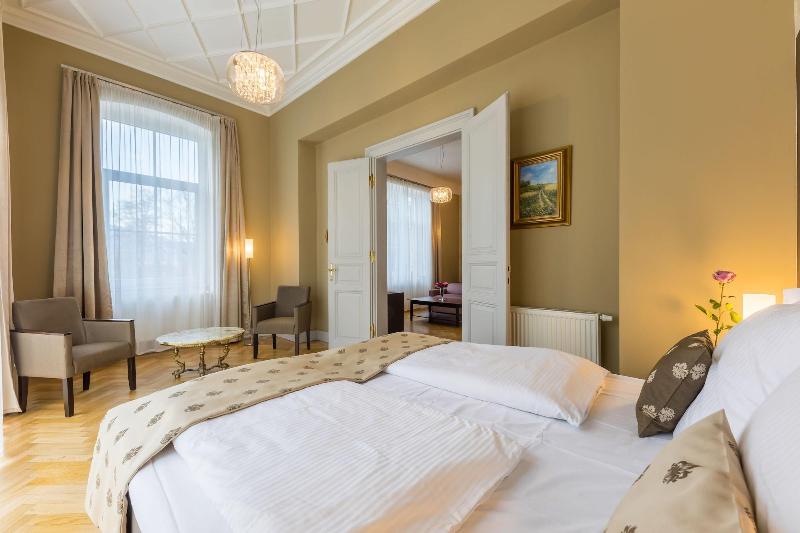 Wellness & Spa hotel Villa Regenhart image